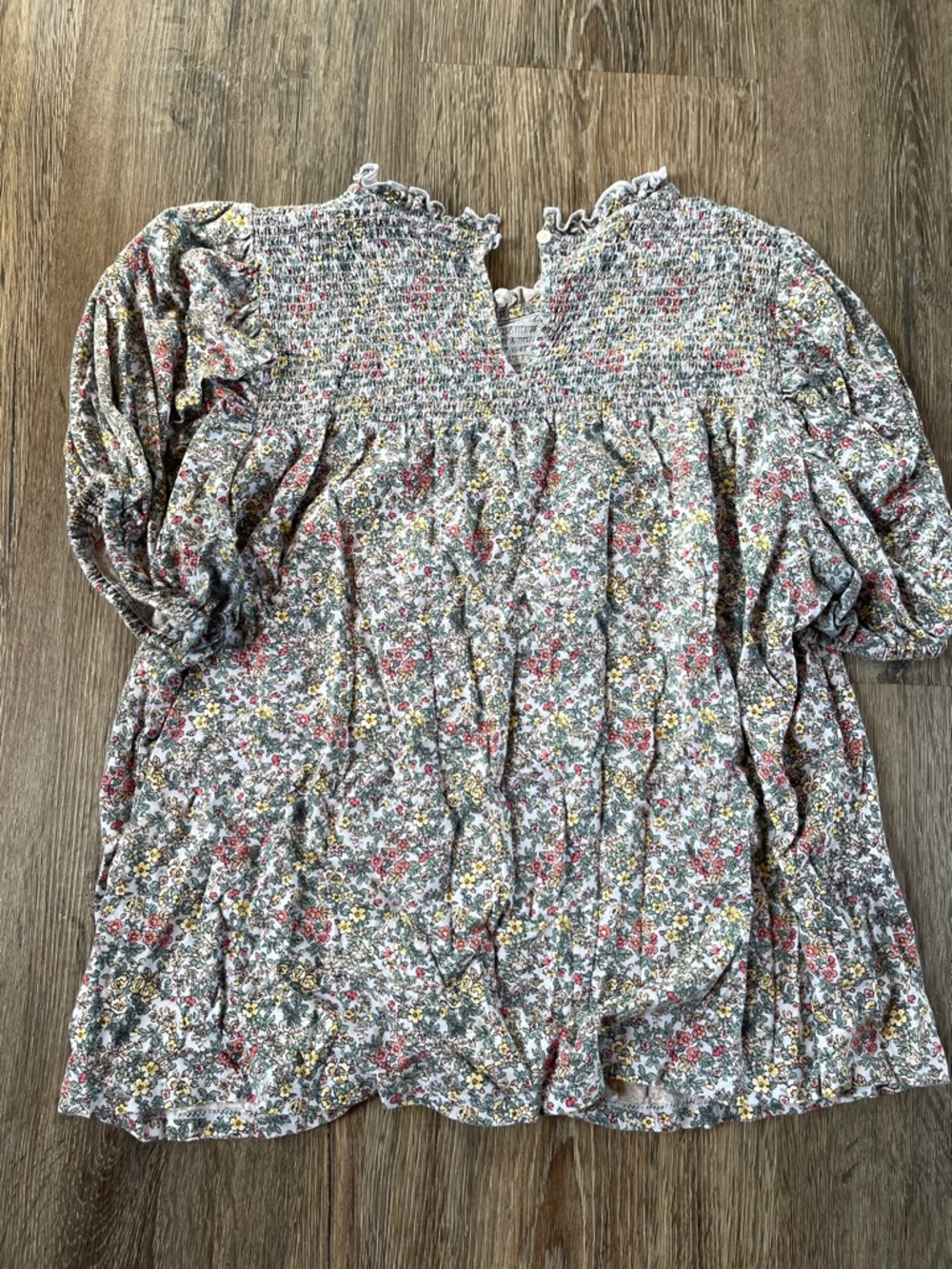 LOFT Floral Smocked Puff Sleeve Top in Gray and Pink - Picture 3 of 3